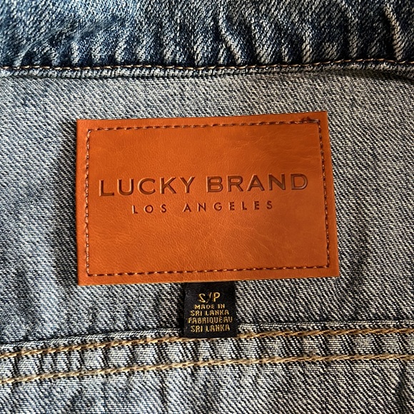 LUCKY Brand Women’s TOMBOY Trucker Lightly Distressed Jean Jacket - Picture 4 of 14